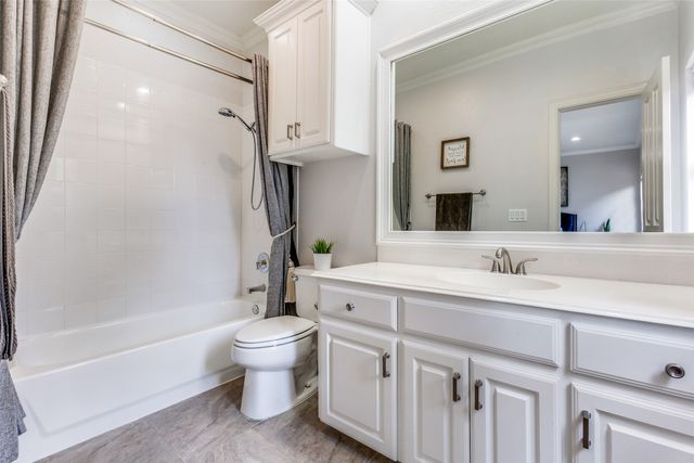 4150 Towne Green Circle, Addison, TX 75001