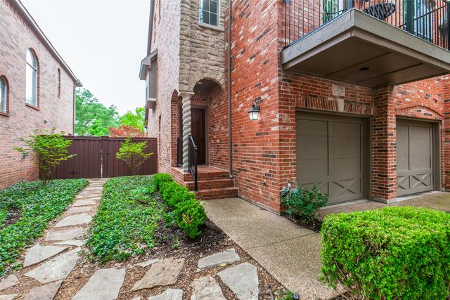 4150 Towne Green Circle, Addison, TX 75001