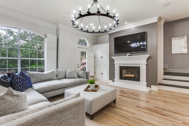 4150 Towne Green Circle, Addison, TX 75001