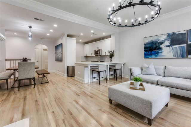 4150 Towne Green Circle, Addison, TX 75001