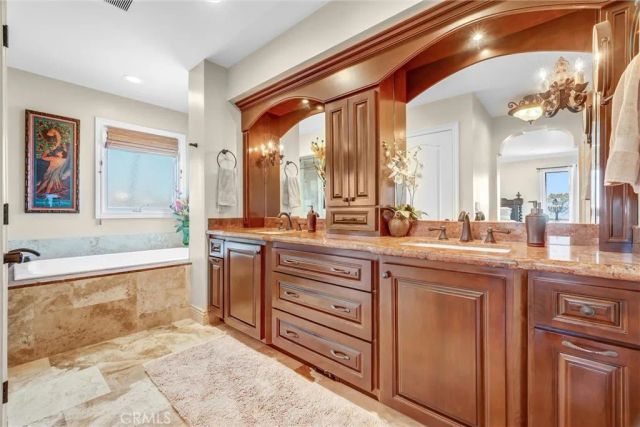 42 56th PL, Long Beach, CA 90803