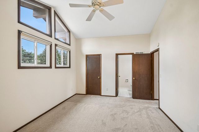 1748 Mcknight Road N 24, Maplewood, MN 55109
