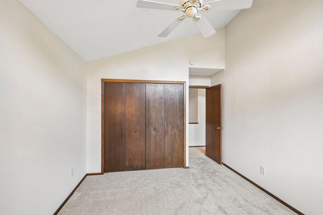 1748 Mcknight Road N 24, Maplewood, MN 55109