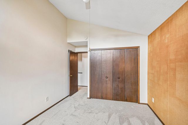 1748 Mcknight Road N 24, Maplewood, MN 55109