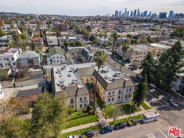 100 N Kenmore Avenue, Los Angeles, CA 90004