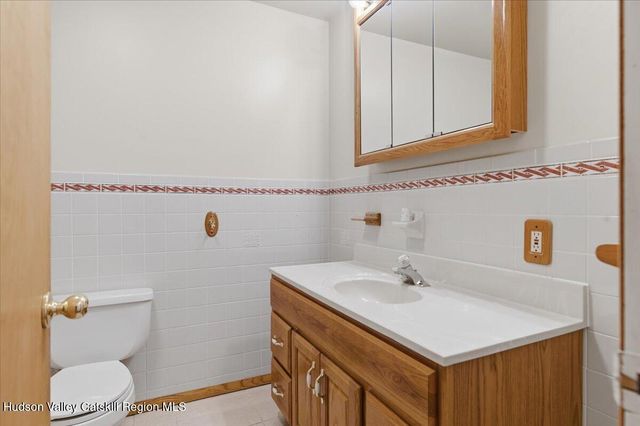 8 Louise Drive, Latham, NY 12110