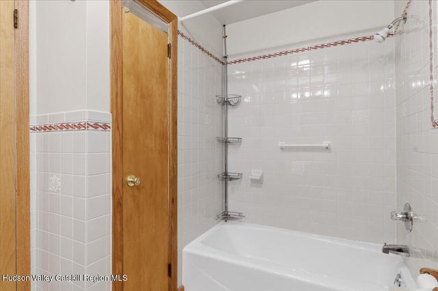 8 Louise Drive, Latham, NY 12110