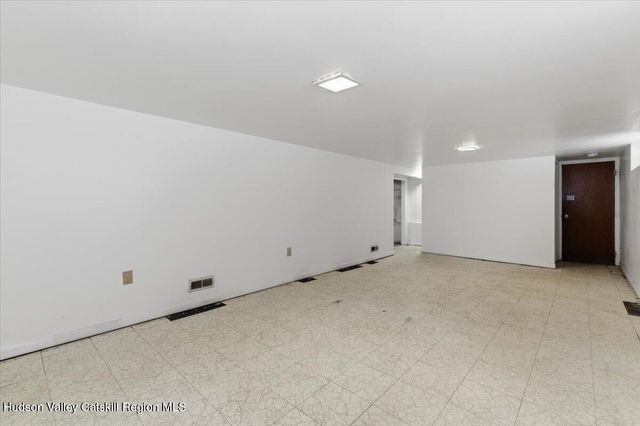 8 Louise Drive, Latham, NY 12110