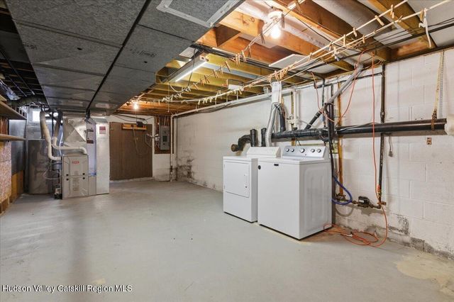 8 Louise Drive, Latham, NY 12110