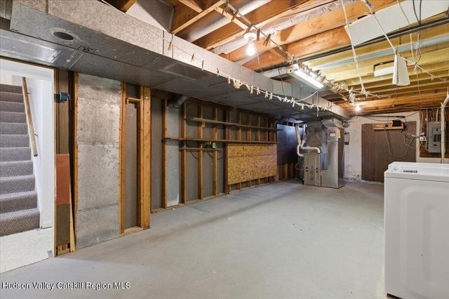 8 Louise Drive, Latham, NY 12110