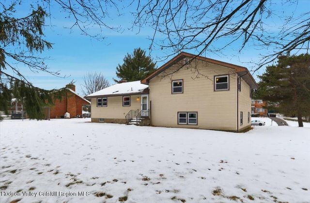 8 Louise Drive, Latham, NY 12110