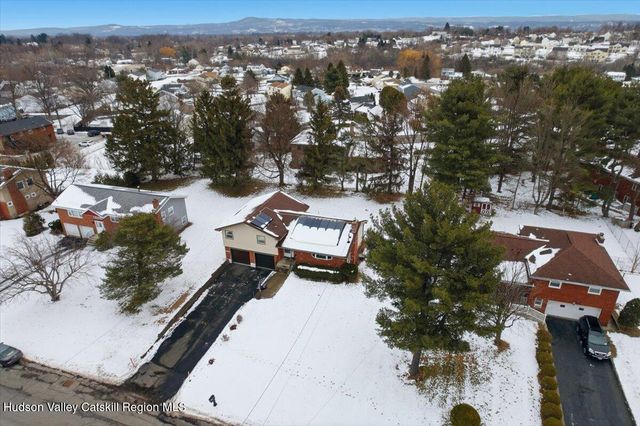 8 Louise Drive, Latham, NY 12110