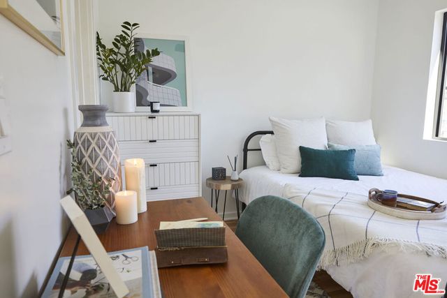 908 Everett Street, Los Angeles, CA 90026