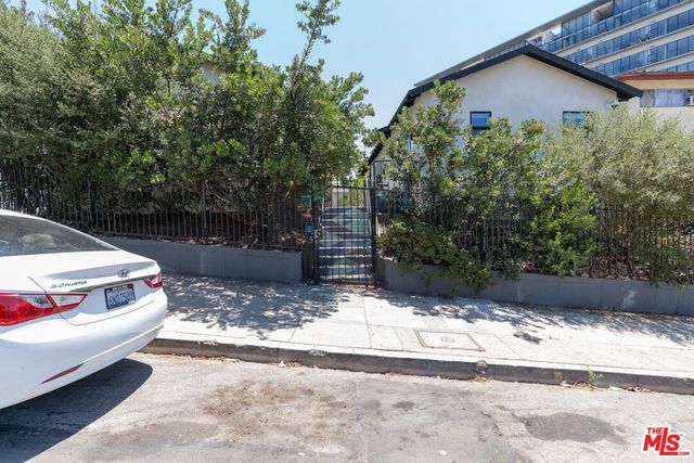 908 Everett Street, Los Angeles, CA 90026