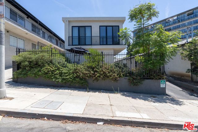 908 Everett Street, Los Angeles, CA 90026