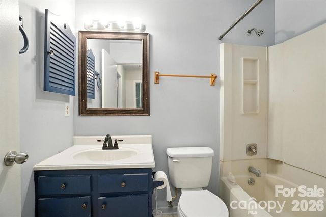 11231 E W T HARRIS Boulevard, Charlotte, NC 28212