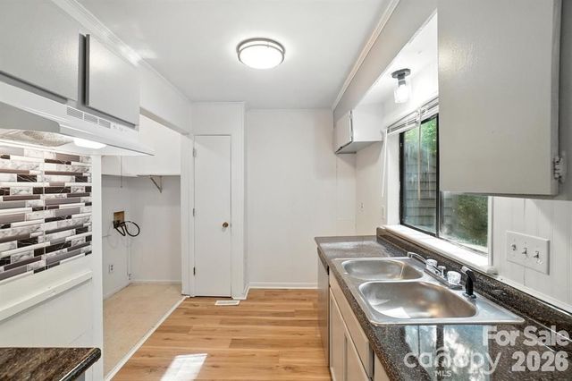 11231 E W T HARRIS Boulevard, Charlotte, NC 28212