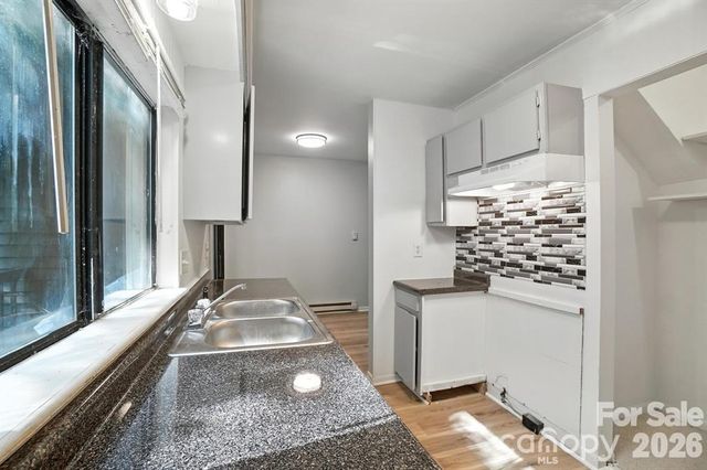 11231 E W T HARRIS Boulevard, Charlotte, NC 28212