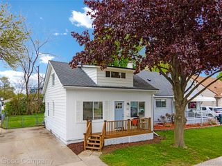 310 Massoit Street, Clawson, MI 48017