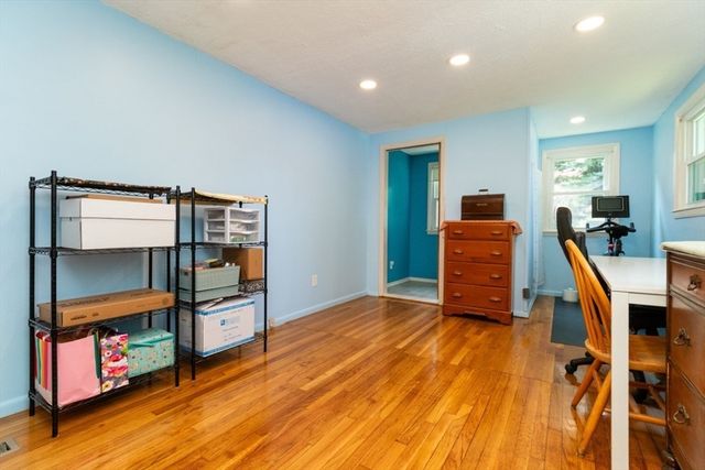 96 Crestwood Ln, Marlborough, MA 01752
