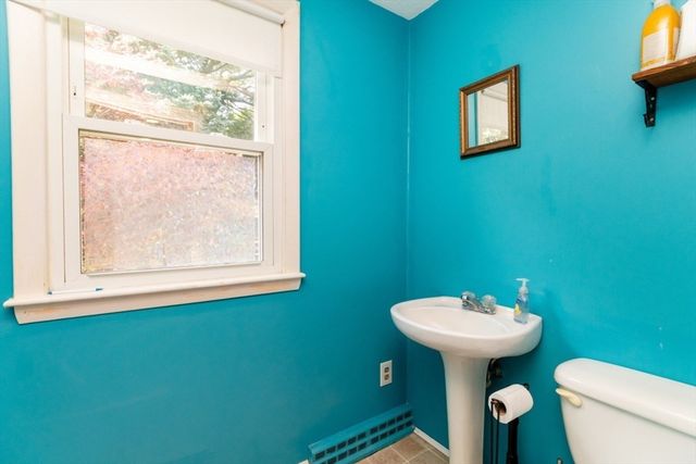 96 Crestwood Ln, Marlborough, MA 01752