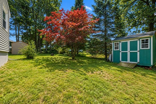 96 Crestwood Ln, Marlborough, MA 01752