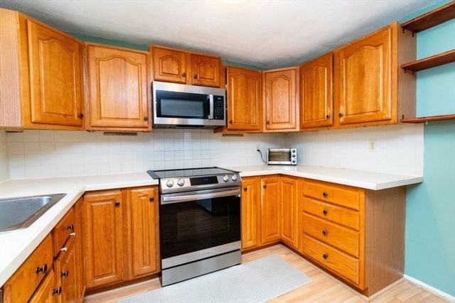 96 Crestwood Ln, Marlborough, MA 01752