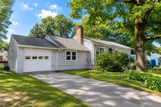 96 Crestwood Ln, Marlborough, MA 01752