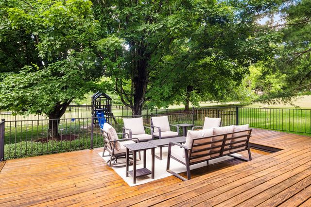 9457 Foothills Dr, Brentwood, TN 37027