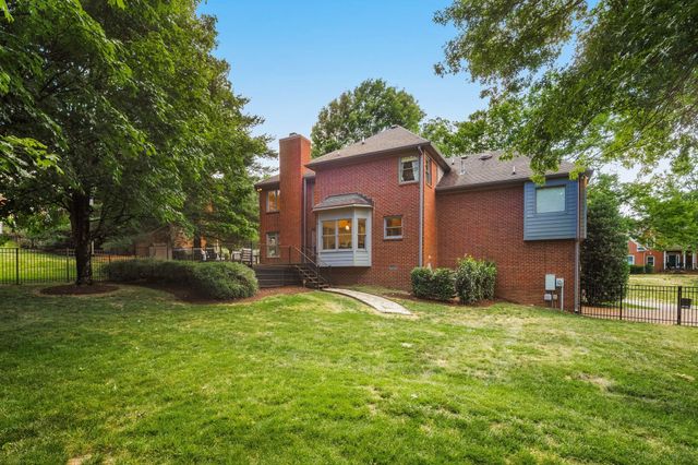 9457 Foothills Dr, Brentwood, TN 37027