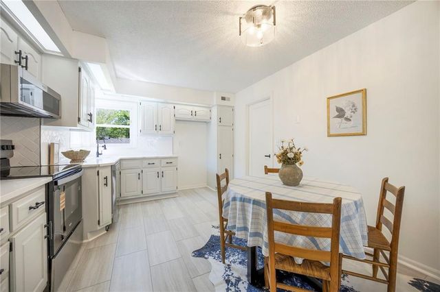 8118 Mackey Street, Overland Park, KS 66204