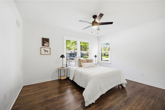 8118 Mackey Street, Overland Park, KS 66204