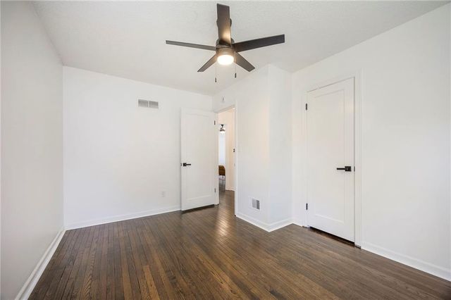 8118 Mackey Street, Overland Park, KS 66204