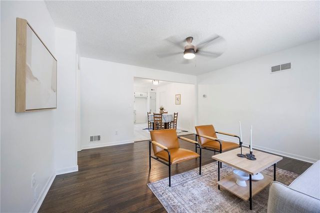 8118 Mackey Street, Overland Park, KS 66204