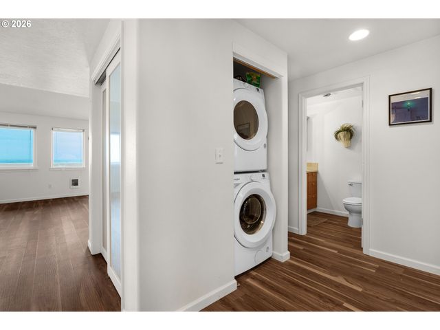 137 S Pacific St 16, Rockaway Beach, OR 97136