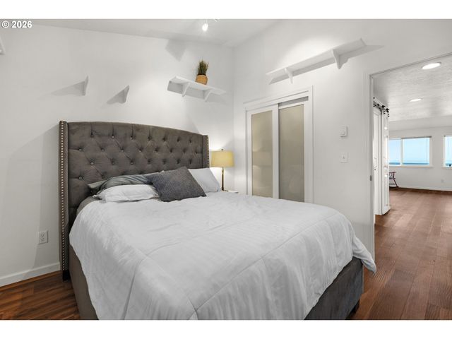 137 S Pacific St 16, Rockaway Beach, OR 97136