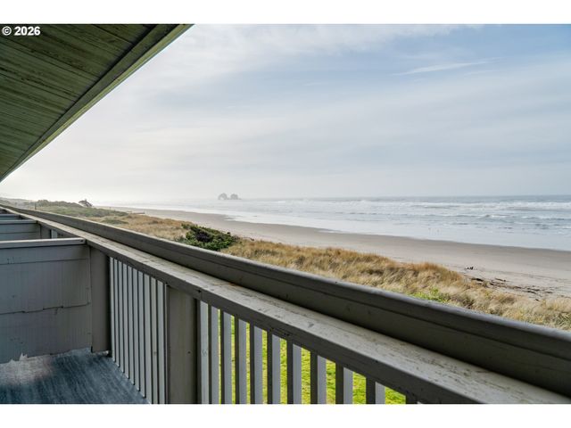 137 S Pacific St 16, Rockaway Beach, OR 97136
