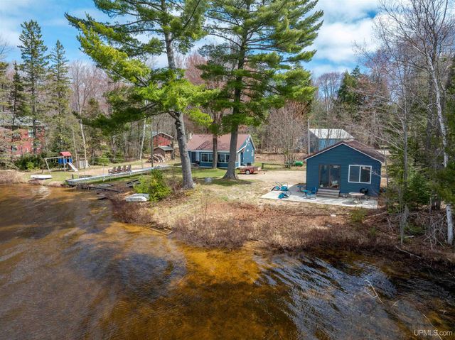 3865 Peninsula Point Road, Munising, MI 49862