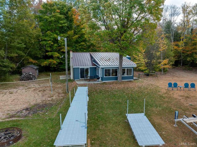 3865 Peninsula Point Road, Munising, MI 49862