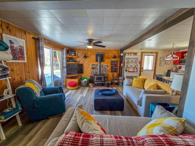 3865 Peninsula Point Road, Munising, MI 49862