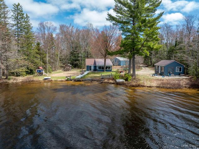 3865 Peninsula Point Road, Munising, MI 49862