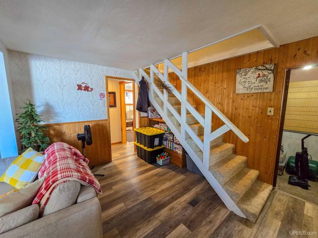 3865 Peninsula Point Road, Munising, MI 49862