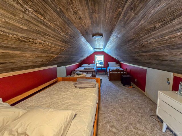 3865 Peninsula Point Road, Munising, MI 49862