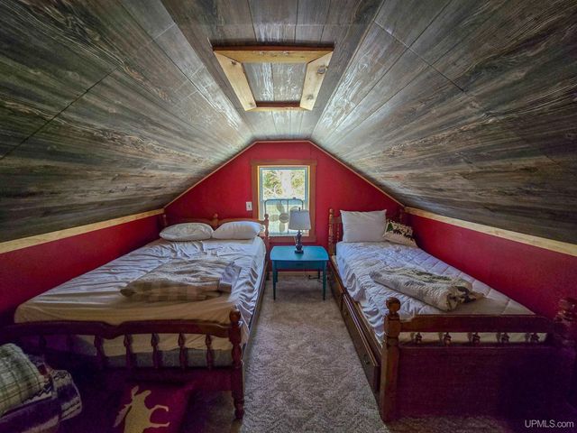 3865 Peninsula Point Road, Munising, MI 49862