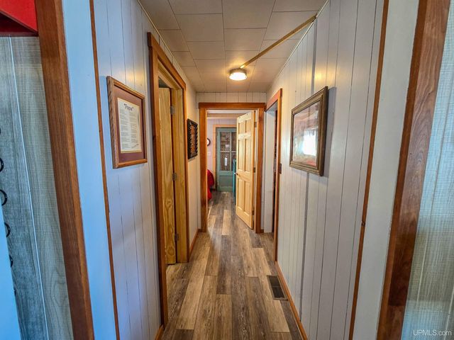 3865 Peninsula Point Road, Munising, MI 49862