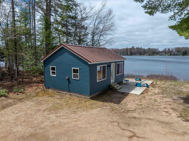 3865 Peninsula Point Road, Munising, MI 49862
