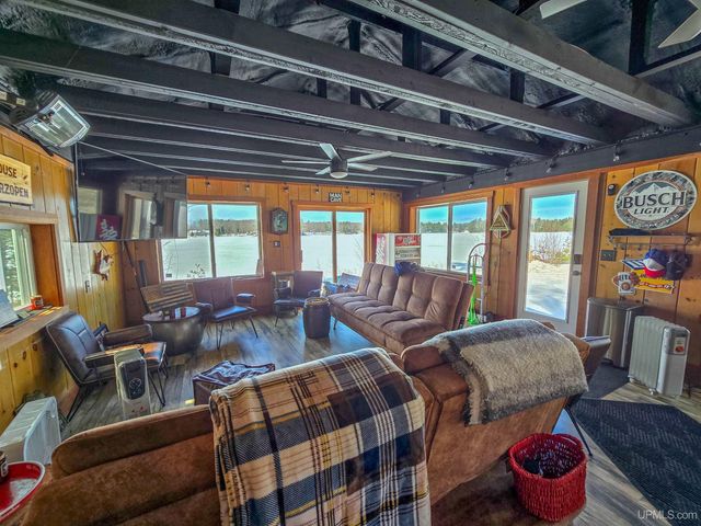 3865 Peninsula Point Road, Munising, MI 49862