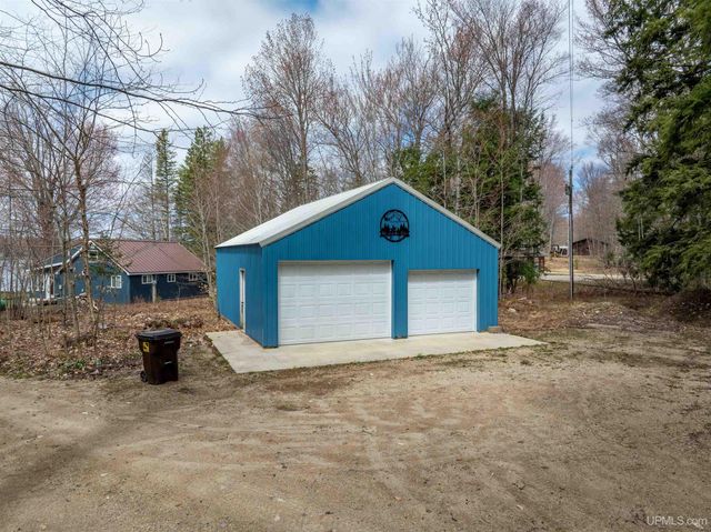 3865 Peninsula Point Road, Munising, MI 49862