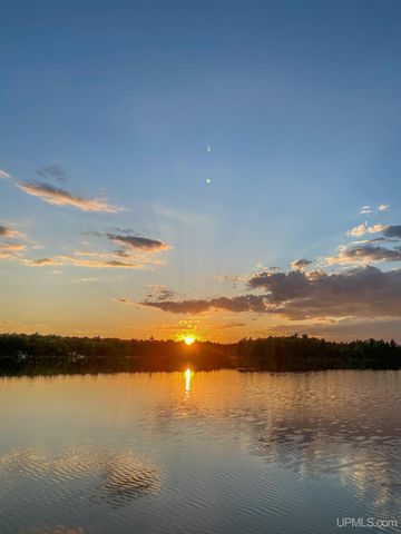 3865 Peninsula Point Road, Munising, MI 49862