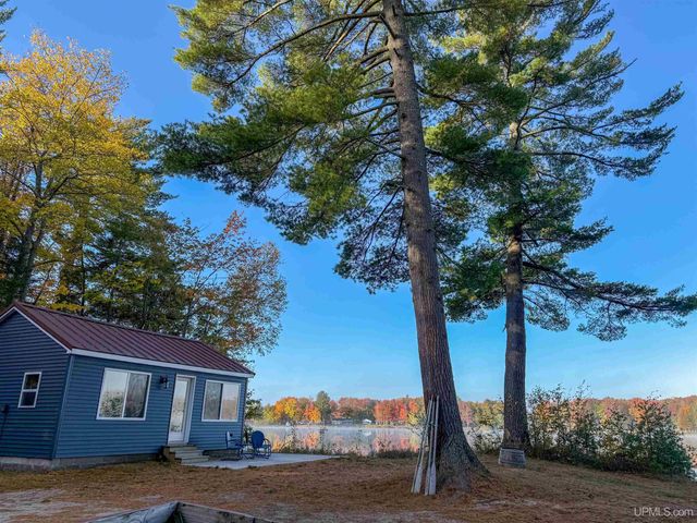 3865 Peninsula Point Road, Munising, MI 49862